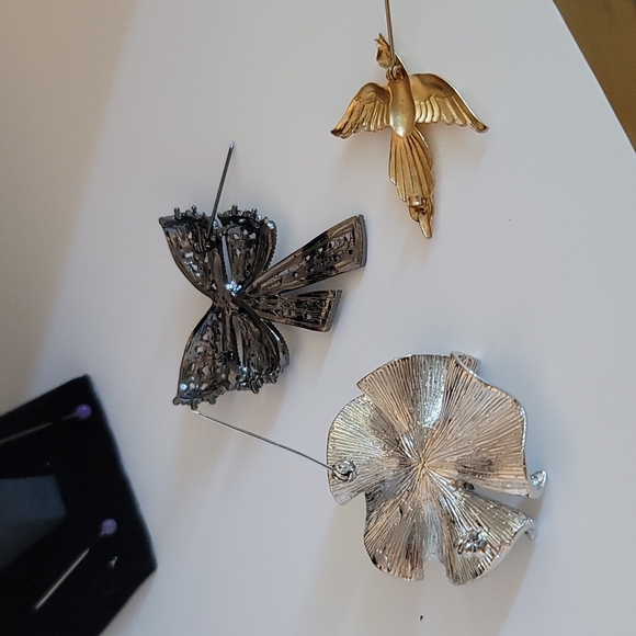 Vintage Brooches - Picture 5 of 5